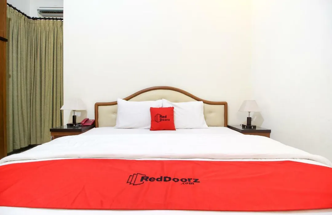 Reddoorz Plus @ Tegal Panggung-1