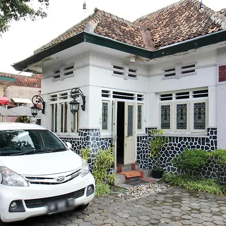 Reddoorz Syariah Near Wijilan Yogyakarta-2